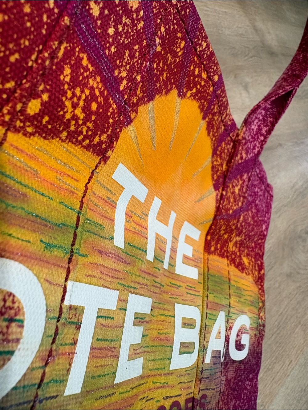 Medium Marc Jacobs “Glittering Sunset” 🌅 The Tote Bag - Picture 2 of 11